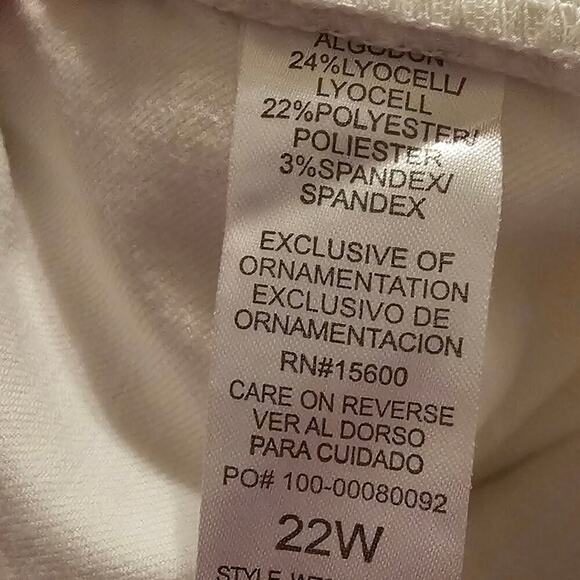 Democracy Ab"solution® White Stretch‎ Bermuda Shorts Plus Size 22W - Picture 7 of 7